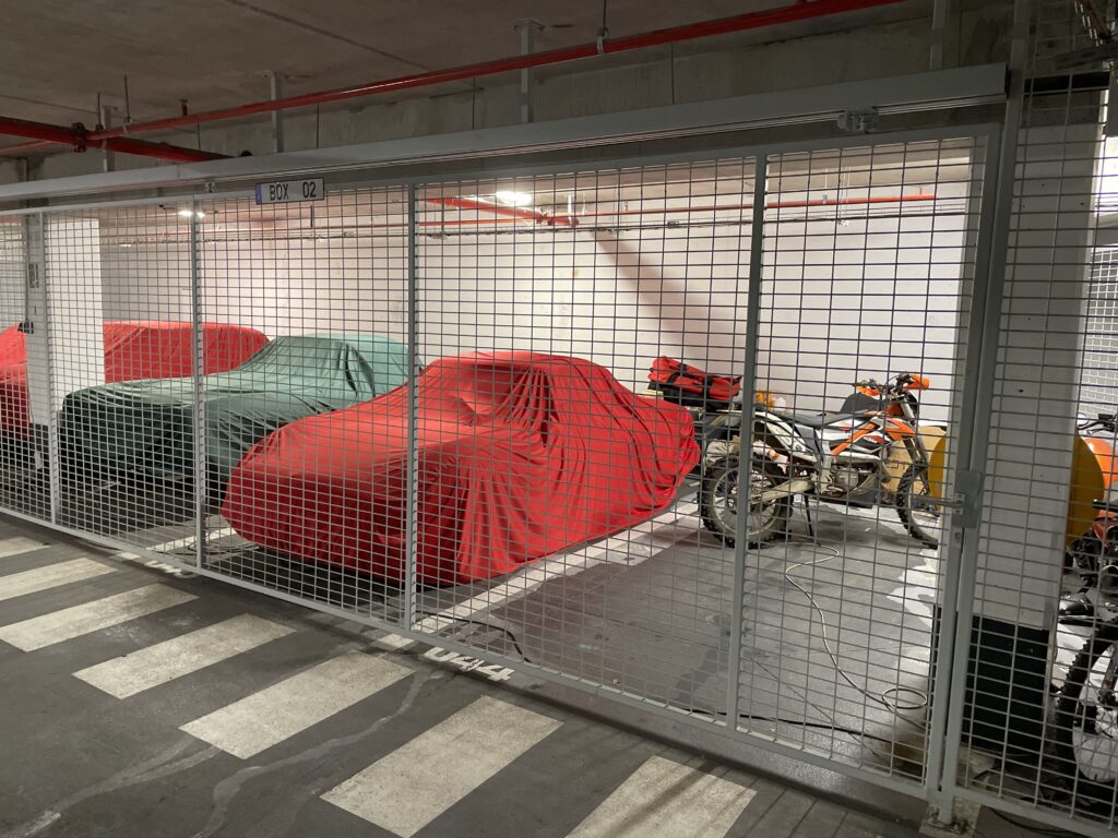 Secure classic car parking Paris